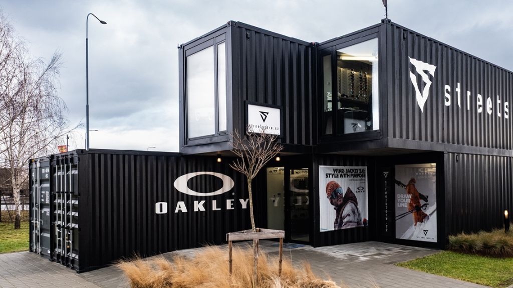 Tremco CPG Case Studies Oakley Czechia 