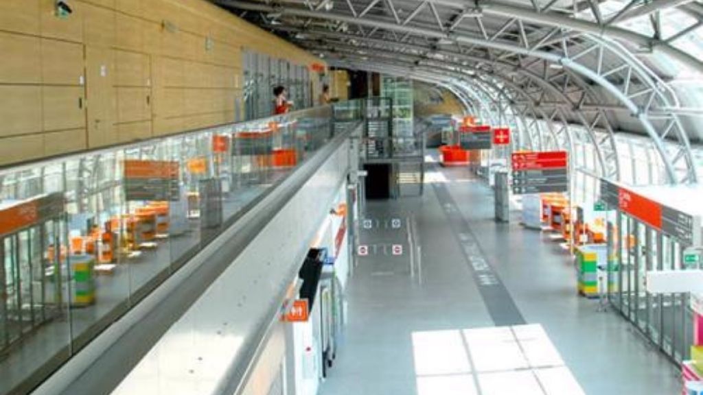 Airport construction materials. Warsaw airport Poland. Flooring